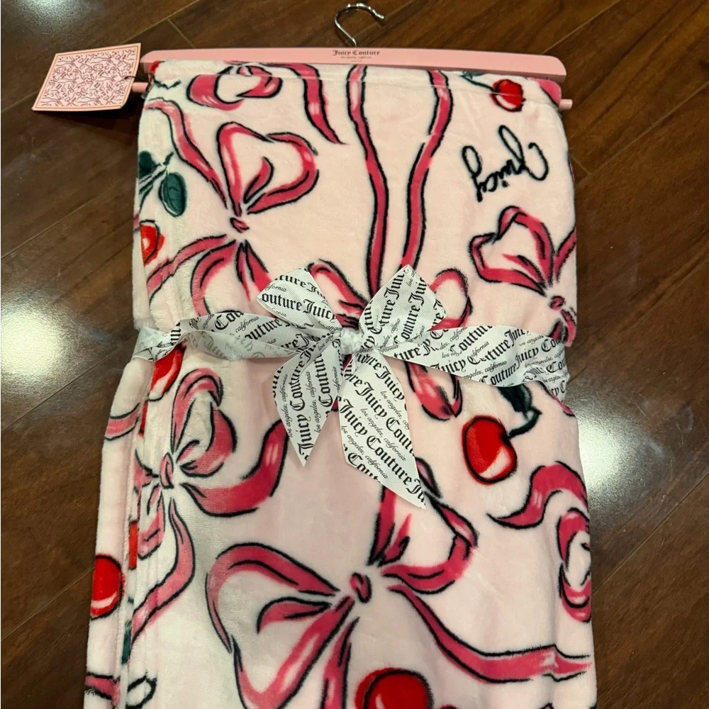 NWT Juicy Couture Pink Cherries & Ribbons Oversized Plush Throw Blanket 60